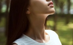 宝贝帮我套小雨伞